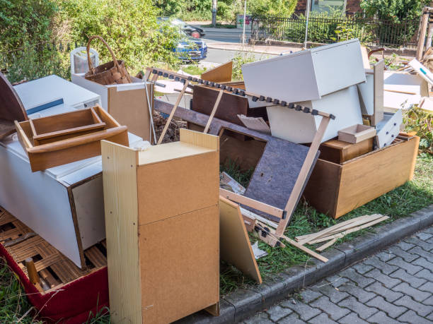 Best Professional Junk Removal  in Middle Island, NY